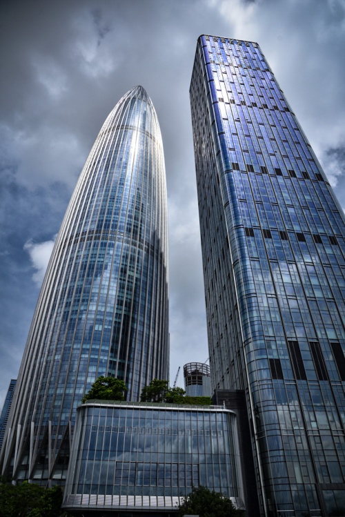 Chiny - budynek w kształcie rakiety - zdjęcia z Chin