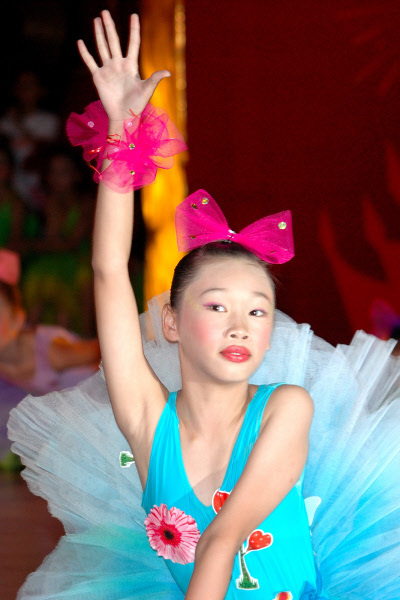Młoda tancerka - zdjęcia z Chin