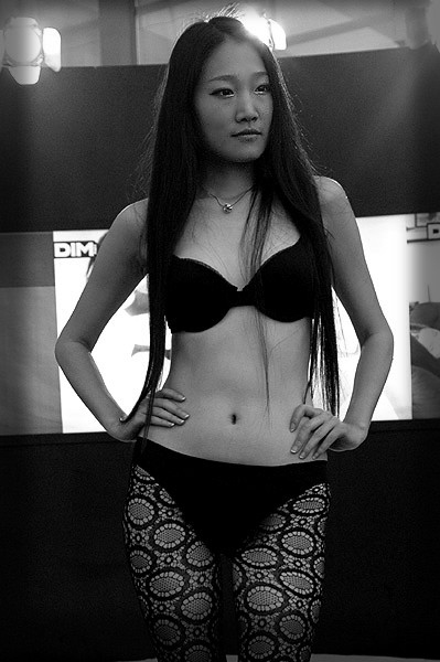Chińska modelka, pokaz bielizny - zdjęcia z Chin