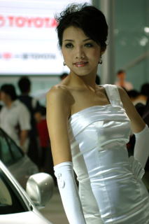 Subtelna dziewczyna Toyoty