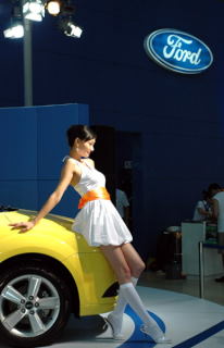 Długonoga dziewczyna Forda