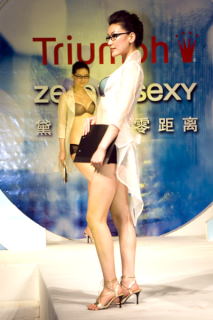 Centrum handlowe - prezentacja bielizny