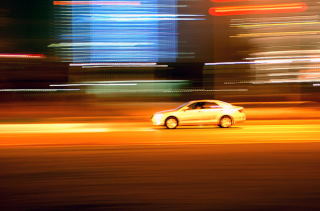 Z prędkością światła