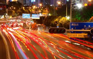 Cienkie czerwone linie