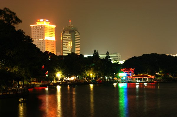 Księżycowe jezioro w Ningbo - zdjęcia z Chin