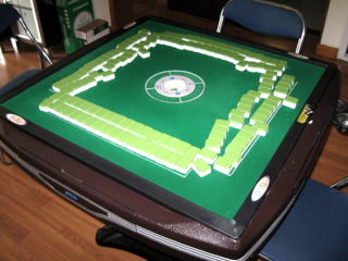 Automatyczny stół do MahJonga