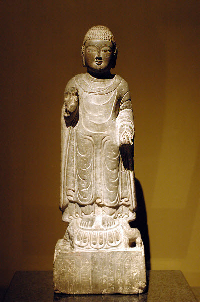 Posąg małego buddy - zdjęcia z Chin