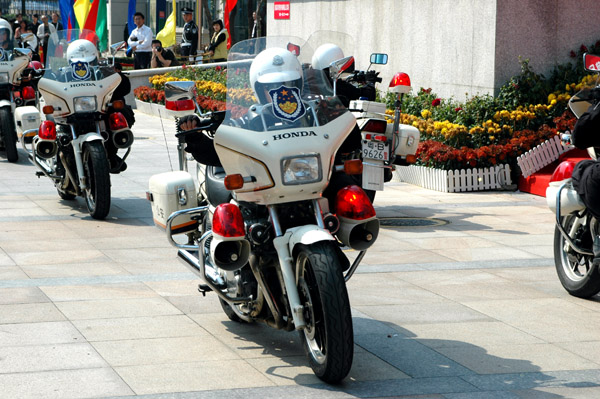 Reprezentacyjny oddział motocyklowy - zdjęcia z Chin